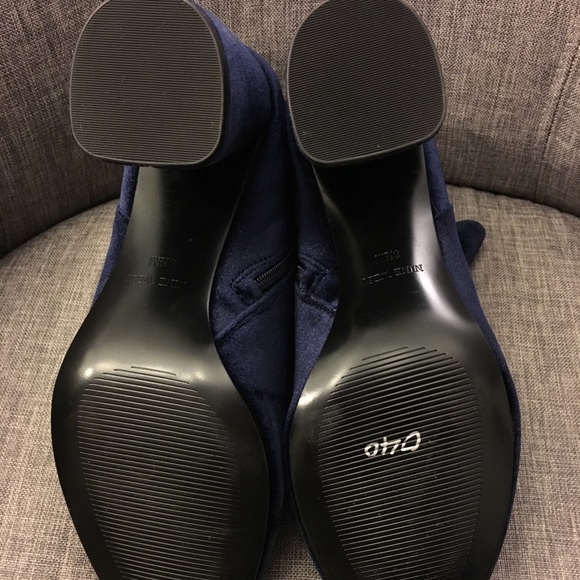 NEW Nine West Blue Velvet Heeled Booties - Picture 6 of 6